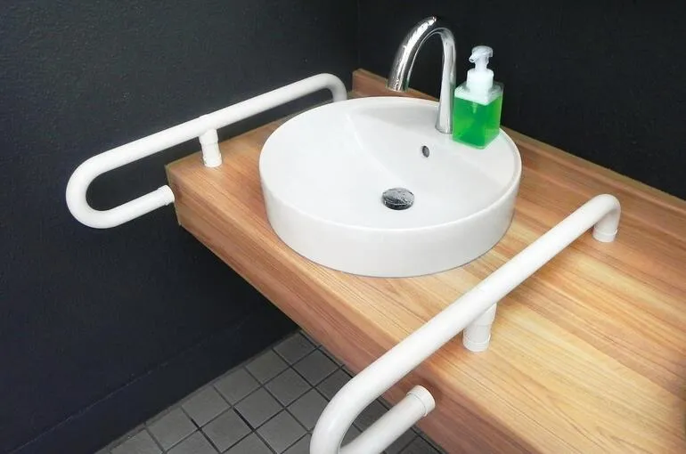 水回りのリフォーム！高齢者に最適な浴室動線と安心設計の対策